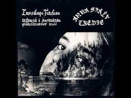 The attack where it fires out blue shots that arc upwards is like rootmars' green balls attack. May Tenth Alien Jams