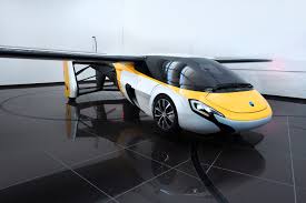 Το ιπτάμενο αυτοκίνητο AeroMobil βγαίνει στην παραγωγή