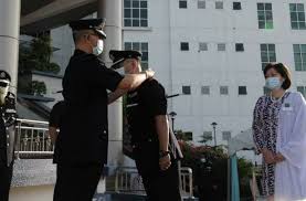 Tebaru, utusan online melaporkan, ibu kepada salah seorang suspek yang berusia 21 tahun menyerahkan anaknya itu kepada polis di ibu pejabat polis kuala muda pada pukul 1.30 petang tadi. Kawalan Keselamatan Di Sempadan Diperketatkan Utusan Digital