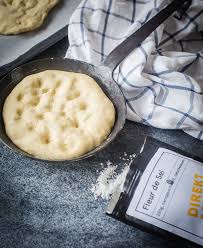 Focaccia Mit Paprikacreme Direkt Vom Feld Tolle Gewurze Paprikacreme Essen Und Trinken Lebensmittel Essen