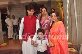 An entity that translates vibrations of the vacuum into frequencies of music. Sonu Nigam With Wife Madhurima And And Son Nevaan At Rahul Thackeray S Wedding Ceremony Media