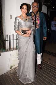 Srk Gauri Khan Deepika Padukone Kareena Kapoor Shahid At Aamir Khan S Grand Diwali Party Saree Trends Stylish Sarees Indian Saree Blouses Designs