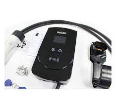 It also manage efficiently charge floating voltage and duration in order to maximize battery life span. Ladestation Fur Peugeot Ion 3 7 Kw Mit Integriertem Display Und Ladekabel Dachtraegeronline