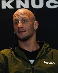 🔴 In the spash zone -presents 📸@orb.photograph 🔴 @weeebronson 🔥 Are you  backing @james.mccorrie86