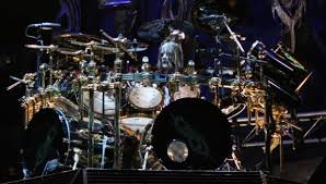 El instrumentista y compositor estadounidense joey jordison, conocido por haber sido cofundador, coautor y baterista original de la banda slipknot, falleció este lunes a los 46 años, informa variety. Hon1qzt5grn Am
