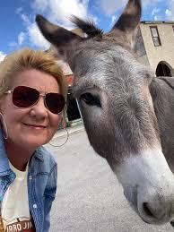 Oatman AZ: Kidnapped girl's tragic story and eerie drive