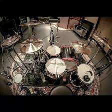 Follow artists like travis barker and get inspired by their gear. Travis Barker Drum