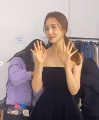 Actress lee da hae opened up for the first time about her romantic relationship with boyfriend and pop star se7en. Seven Lee Da Hae Wearing Tube Top Dress Alluring Beauty