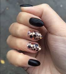 15 Cute Rounded Nail Designs And Arts Styleoholic A simple shape such as oval or round leaves room for more stylistic nail art or bright color.
