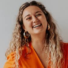 Ep #83: Creating $10K Months by Learning to Love Sales and Your Offer with  Amanda Popovski