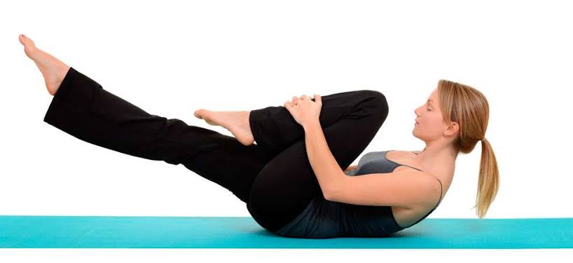 Dica do dia: Praticando o One Leg Stretch - Revista Pilates