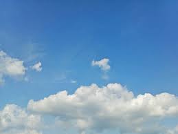 Langit biru dengan awan putih highquality gambar langit gratis foto. Kisah Tentang Langit Dan Awan Elga Maulina Putri