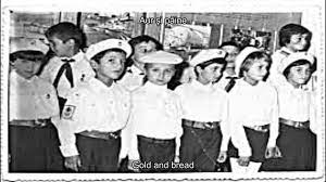 Si noi nu mai suntem copii, dar in urma noastra vin alti copii. Noi In Anul 2000 We In The Year 2000 Romanian Communist Pioneer Song Youtube
