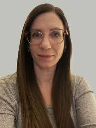 Larissa Layton's Instagram, Twitter & Facebook