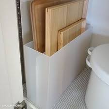 トレーやお盆の収納方法 100均と無印良品を使った実例をブログでレポート 収納 アイデア 収納 無印