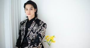 Born january 6, 1994) better known mononymously as jay b (stylized as jay b), (hangul: Got7 S Jb Announces His First Exhibition Titled Alone