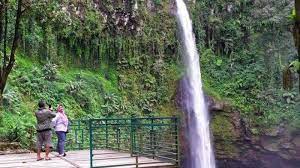 This study tried to research some constraints and future prospects of developing the cipendok waterfall tourist area, and also to find out any economies potencies of the area to ahmad, abdul a., and emmy saraswati. Nikmati Sejuk Dan Indahnya Curug Cipendok Banyumas Spot Bagus Untuk Foto Prewedding Tribun Jateng