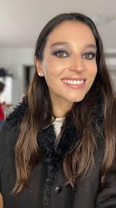 Mi antes y después por @camiarenasmakeup , Smokey eyes en azul 🙌🏻,  #makeup #makeupforme #smokeyeyes #makeupbeforeandafter