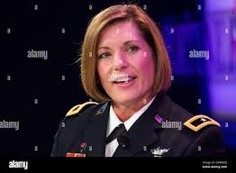 Laura richardson hi-res stock photography and images