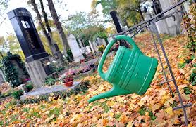 Die kosten für die grabpflege gehören jedoch nicht mehr zu den . Teuer Oder Zeitaufwendig Grabpflege Muss Gemacht Werden Onlinemagazin Der Sparkasse Bad Hersfeld Rotenburg