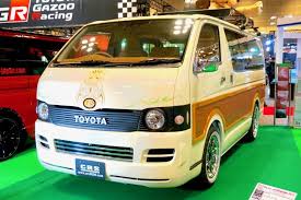 crs essex ベース車両 ハイエース200系trh200 crs essexの ウッディエース 海が似合うサーファー向けカスタム 大阪オートメッセ2017 出展車両 ハイエース 車両 ハイエース サーフィン