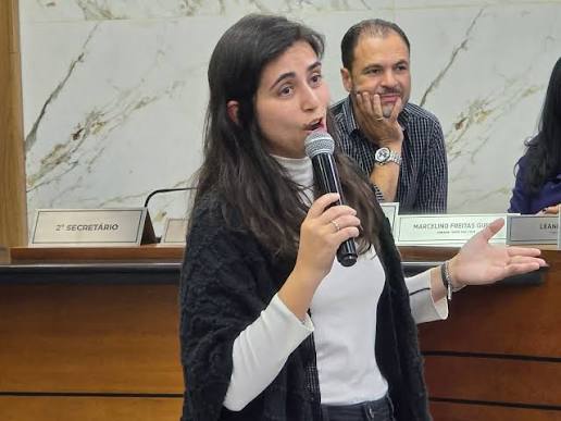 Natália Lacerda acumula duas secretarias após mudanças feitas por Marco  Lage A Prefeitura de Itabira oficializou mudanças no primeiro escalão que  resultaram no acúmulo de dois cargos por Natália Lacerda Faria. As
