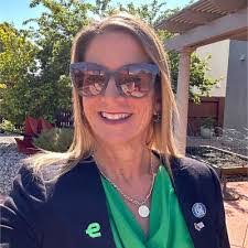 Tara Ketcham's Instagram, Twitter & Facebook