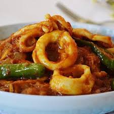 Hidangan ini boleh dimakan bersama nasi, lempeng ataupun roti. Resepi Kari Sotong Simple