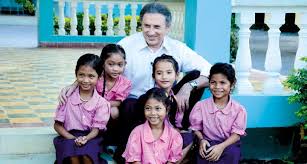 Tina est partie s installer au cambodge avec son mari et ses 4 enfants pendant 2 ans par amour pour sa fille qu' elle n avait pas encore adopter.pour que la petite s habitué. Hospices De Beaune Vivement Dimanche