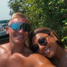 Audrey Hooks (@audreyhooks)