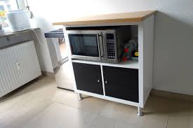 Kitchenette With Ikea Kallax Ikea Hackers Kuche Aufbewahrung Ideen Mikrowelle Regal Kallax Regal