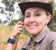 Karin Scott's Instagram, Twitter & Facebook