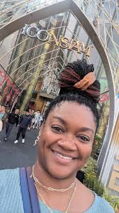 Digital marketing consultant and energy healer helping luxury travel  enthusiasts