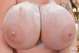 بزاز ضخمة للمتعة | Pleasure Boobs | منتديات نسوانجي