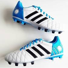 Toni kroos' documentary has revealed numerous details about his life on and off the pitch as a real madrid player. Toni Kross Adidas 11pro Boots Botines Adidas Zapatos Adidas Zapatos De Futbol
