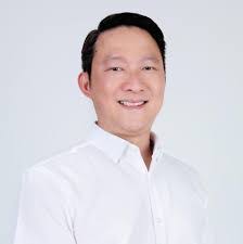 Shawn Lor's Instagram, Twitter & Facebook