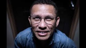 Roberto Mora, la vida de un hombre pequeño con propósitos gigantes