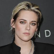 Try a strawberry blonde hair color to add brightness and dimension. Kristen Stewart S Blond Hair Is Botched On Purpose Photos Popsugar Beauty Middle East