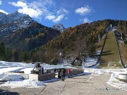 Naprava planica zipline je primerna za udeležence, ki so starejši od 10 let, nimajo psihofizičnih težav, povezanih z višino in bi uporaba naprave planica zipline zanje ali za druge predstavljala zdravstveno ali kakršnokoli drugo nevarnost ali tveganje. Planica Zipline Weather Forecast For Today Sunny Planica Nordic Center Zipline Outdoors Winter Sunshine Planica Adventure Skijumping Steepestzipline Daywellspent Facebook