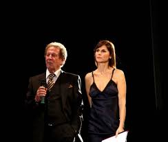 A lucia russo, memo remigi ha dedicato la celebre canzone innamorati a milano, tra le più belle del suo repertorio. Curiosita Su Memo Remigi Chi E Eta Carriera E Vita Privata