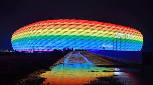 Allianz arena die allianz und der fc bayern seit dem jahr 2000 besteht die langfristige partnerschaft zwischen der allianz und dem fc bayern. Em 2021 Allianz Arena Nicht In Regenbogen Farben Uefa Entscheidung Beschamend Fussball Em