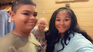 35-year-old mom brought in more than $110,000 in passive income from Etsy  in 2022—now she's teaching others. Find the link in the comments. ⬇️