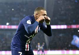 Мбаппе килиан (mbappé kylian) футбол нападающий франция 20.12.1998. Mbappe Posle Gola Izobrazil Slezy Francuz Govorit Chto Prosto Vspomnil Shutku Druzej Vy Eto Videli Blogi Sports Ru