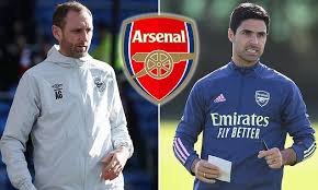Diese statistik listet alle mitarbeiter, gegliedert nach ihrer funktion, von dem verein brentford auf, die aktuell für den verein arbeiten. Arsenal Sign Brentford Set Piece Coach Andreas Georgson As Mikel Arteta Replaces Freddie Ljungberg Daily Mail Online