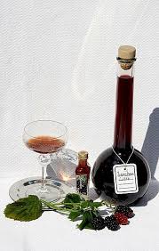 Brombeerlikor Aus Saft Von Luntje Chefkoch Alkohol Getranke Rezepte Brombeeren Brombeer Likor