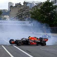 In baku fand 2016 erstmalig der große preis von europa statt, obwohl aserbaidschan geografisch eigentlich zu vorderasien gehört. Formel 1 Baku Perez Siegt Vor Vettel Verstappen Crasht