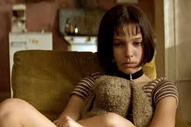 Elle commence sa carrière en tant qu'actrice dès son enfance, en utilisant d'abord son nom de famille, puis elle est créditée sous son seul prénom à partir de 1991 1, 2, 3. Natalie Portman Regrets Being Made A Lolita And Sexualized As A Child Jewish Business News