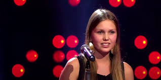 Soprano lève le voile sur les premiers pas de Santa dans The Voice Kids