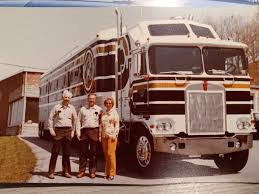 Streamliner Deluxe Horse Trailers & Vans of Branson's Bodyworks Bristol Va. 