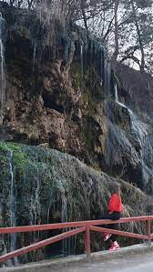Cascada din toplita este prezentat de sky trip prin obiective naturale din harghita, cu ghid turisic romanesc aflati despre cascada din toplita. Cascada Cu Apa Termala Toplita Alexandra Cristian